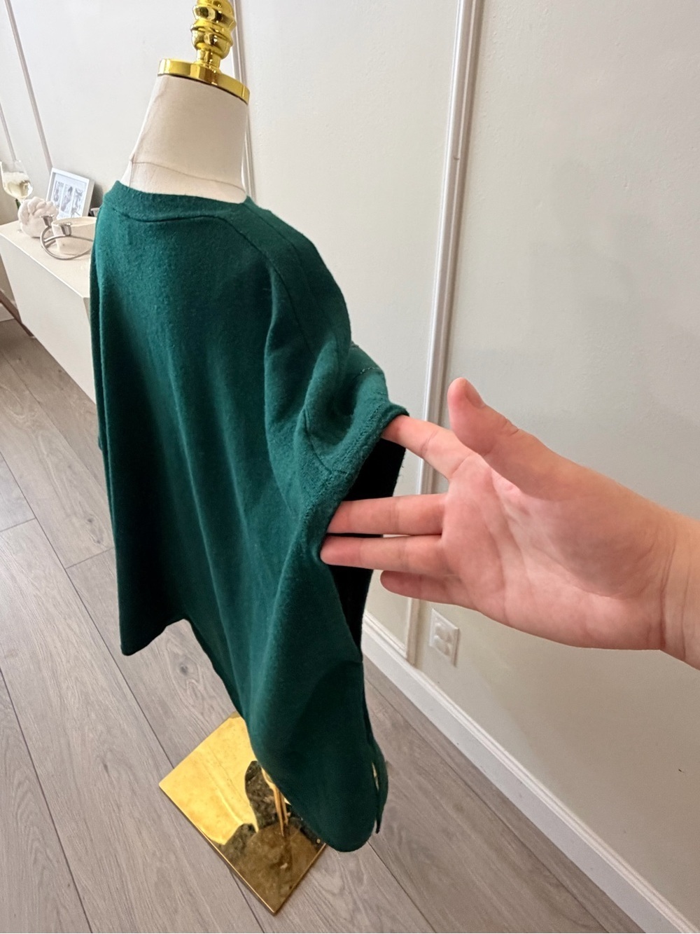 Anne Klein Emerald Green Sequin Floral Poncho Top - Picture 7 of 8